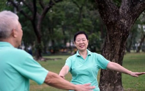 Ly hôn nhiều năm vẫn ổn, đến khi nghỉ hưu người phụ nữ mới thấy hối hận