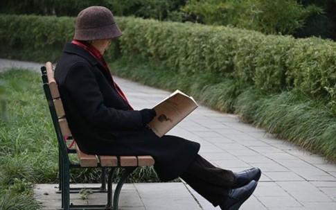 Ở nhà 2 con trai chưa đầy 1 năm, cụ bà quyết định dọn đi: Tuổi già vui hơn hẳn