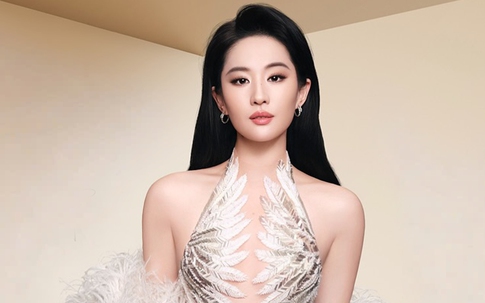 'Tiểu Long Nữ' Lưu Diệc Phi gây chú ý