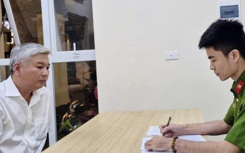 Tạm giữ hình sự tài xế xe sang Mercedes tạt đầu, đấm tài xế taxi