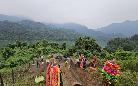 Tết Thanh minh vùng cao: Khi con cháu người Tày, Nùng cùng nhau hướng về cội nguồn