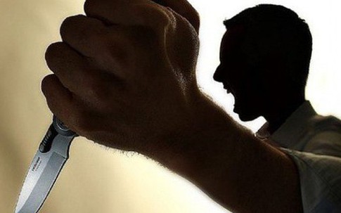 Kẻ hành hung phụ nữ đâm tử vong trưởng thôn