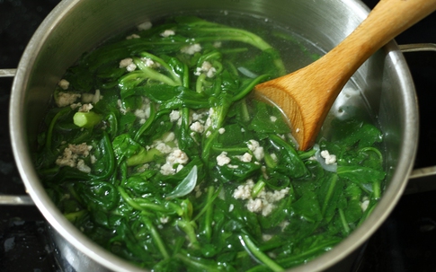 Loại rau rẻ tiền đang bán đầy chợ, người Việt nên ăn để kéo dài tuổi thọ