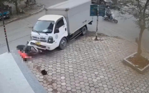 Va chạm ô tô tải khi chuyển hướng, người đàn ông điều khiển xe máy không qua khỏi