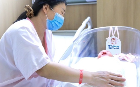 Người phụ nữ sinh con khỏe mạnh ở tuổi 47: Thai kỳ nhiều biến chứng nhưng kết thúc trọn vẹn