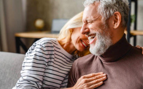 Ngủ riêng suốt 10 năm vẫn hạnh phúc: Bí quyết giữ hôn nhân của cặp vợ chồng trung niên