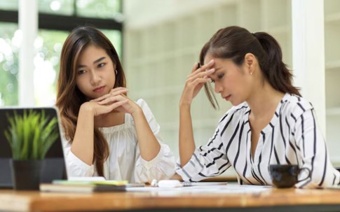 Chọn sai bạn, cả đời trả giá: 3 kiểu người càng thân càng dễ khiến bạn trắng tay