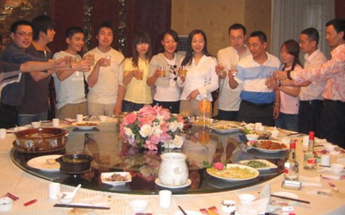 Không được mời họp lớp, tôi giận tím mặt, vài ngày sau lại thầm cảm ơn vì quyết định ấy