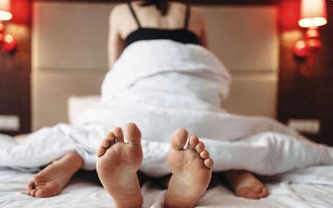 Tin bạn thân, yêu bạn trai 7 năm, cô gái nhận lại cú tát mang tên 'ngoại tình' khi đang mang thai ở tuần 34