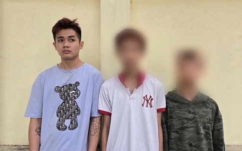 Hà Nội: Nhóm cướp 'nhí' giật tài sản của cụ bà 96 tuổi ngồi xe lăn