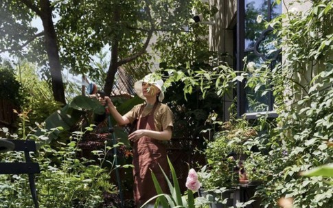 Nghỉ hưu sớm ở tuổi 41, cô gái dành hết tiền mua nhà rồi sống chậm