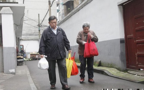 Tưởng con mua nhà tặng để báo hiếu lúc tuổi già, lên ở rồi vợ chồng tôi mới cảm thấy mình như osin