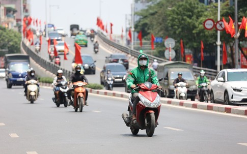 Tin sáng 10/4: Thời điểm miền Bắc chuyển mưa dông, dứt nắng nóng gay gắt; Kết quả lấy ý kiến người lao động về hoán đổi ngày nghỉ dịp Giỗ Tổ Hùng Vương