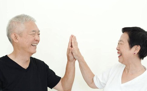 Người có tuổi già hạnh phúc thường sớm buông bỏ được 4 thứ này