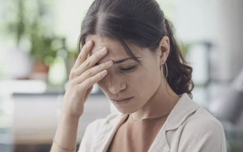 4 lý do khiến phụ nữ tiền mãn kinh dễ bị kiệt sức