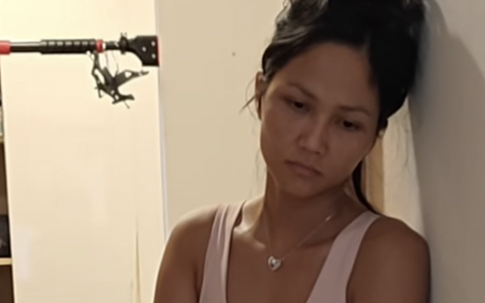 Chồng H'Hen Niê khiến fan bật cười khi đăng tải khoảnh khắc 'Buồn của Hen'