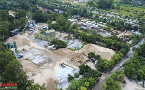 Hà Nội: Nghẹt thở vì khói bụi từ tổ hợp trạm trộn bê tông 'lậu' trên đất nông nghiệp ở Vĩnh Thanh
