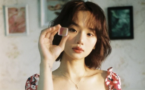 Từ 17 năm trước, một đạo diễn đã nhận xét Miu Lê: 'Sáng như trăng rằm và đấy cũng là điều cực kỳ nguy hiểm'