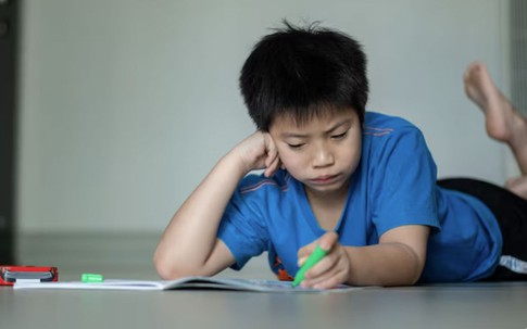 Đừng chủ quan: Những thứ quen thuộc này đang khiến trẻ giảm IQ từng ngày