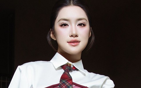 Phương Oanh hiến tạng