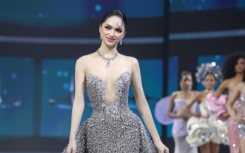 Hoa hậu Hương Giang gây chú ý