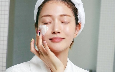 Quy trình 4 bước skincare buổi tối cho da dầu: Da sạch sâu, mịn màng sau một đêm