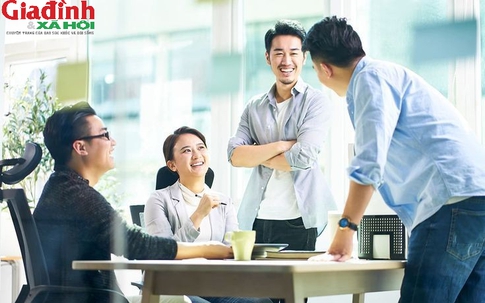 Đi làm nhiều năm mới hiểu: Có 4 kiểu đồng nghiệp càng thân càng giúp bạn tiến xa