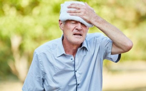 Phòng say nắng, sốc nhiệt: Khuyến cáo người dân tránh ra đường khung giờ này