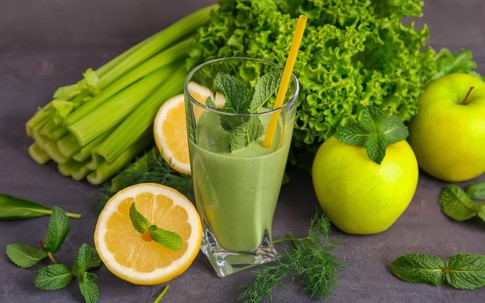 Trời nắng nóng cực đỉnh: Ra đường nhớ mang theo loại nước này để tránh sốc nhiệt