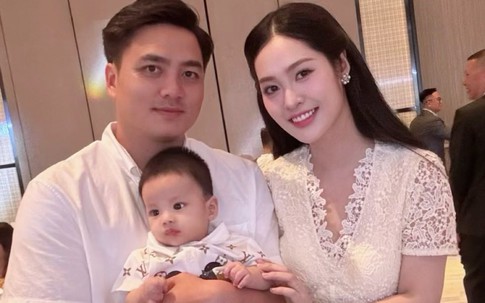 Con trai 5 tháng tuổi của Hoa hậu họ Nông và chồng Phó Giám đốc
