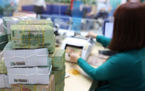 Lãi suất tiết kiệm 13 tháng cao 8,9%: Bất ngờ số tiền về tay khi gửi 200 triệu đồng