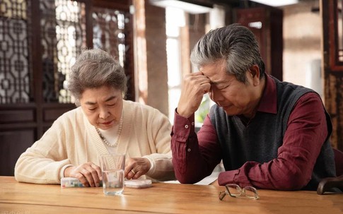Nhiều người về già mới hiểu: Con cái lấy đi 3 điều này, gia đình khó còn êm ấm