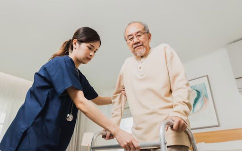 Biến cố tuổi già khiến cụ ông cay đắng nhận ra: Có tiền tiết kiệm còn đáng tin hơn trông chờ vào con