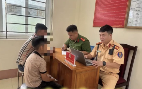 Giao xe cho trẻ 9 tuổi điều khiển, bẻ cong biển số tránh nhận diện, chủ xe bị phạt 14 triệu đồng