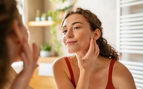 Sau tuổi 50, 4 thói quen nhiều người làm mỗi ngày đang âm thầm khiến cơ thể già đi nhanh hơn