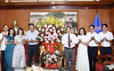 Thứ trưởng Đỗ Xuân Tuyên thăm, chúc mừng các cơ quan báo chí nhân Kỷ niệm 101 năm Ngày Báo chí Cách mạng Việt Nam