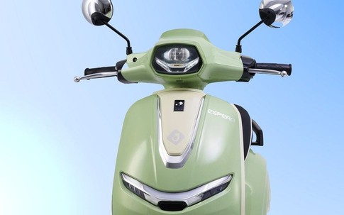 Trải nghiệm xe máy điện phong cách retro giá 19 triệu đồng ở Việt Nam đi gần 100km/sạc, cốp rộng, chống nước đỉnh, mua như xe số Wave Alpha