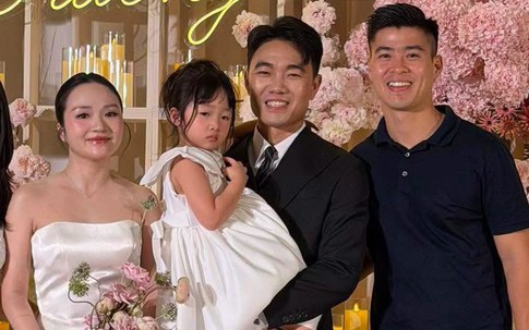 Con gái 4 tuổi của Lương Xuân Trường và bà xã Nhuệ Giang gây chú ý