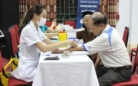Từ 1/7, người dân có hộ khẩu thường trú tại Hà Nội thuộc nhóm này được miễn phí 100% khoản phí đặc biệt