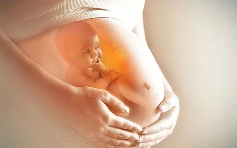 Mãn kinh 5 năm, người phụ nữ 41 tuổi sinh con nhờ trứng hiến tặng sau hành trình 12 năm tìm con