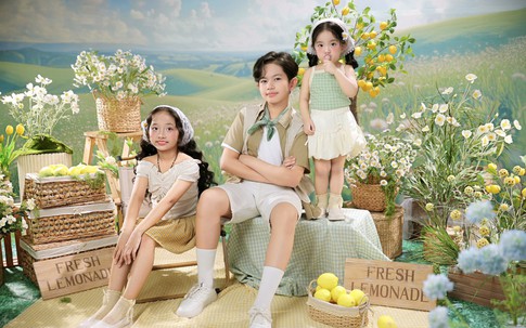 Hình ảnh 3 người con đẹp như tranh vẽ của nhà Khánh Thi - Phan Hiển
