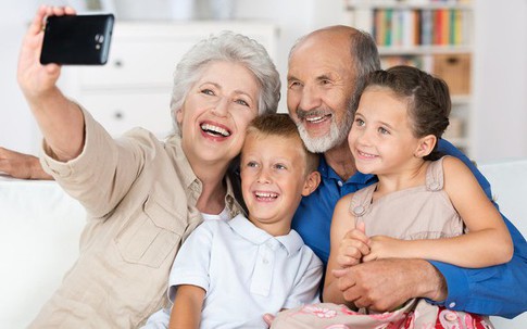 Về già, con cháu thích ở gần thường vì ông bà có đủ 4 điều này, không chỉ vì tình thân