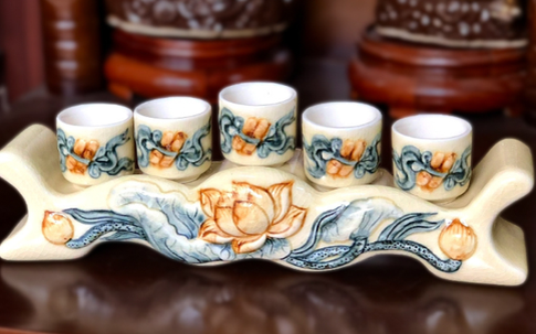 Kỷ 5 chén trên bàn thờ gia tiên đựng gì và đặt sao cho đúng?