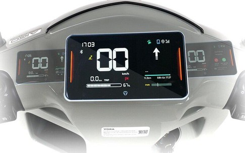 Vì sao xe máy điện giá 43 triệu đồng công nghệ cao cấp, đi tới 300km/lần sạc lại có sức hút mạnh mẽ dù mới bán ở Việt Nam?