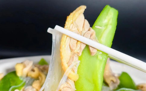 Tôi tiếc vì không phát hiện ra món này sớm hơn, đặc biệt là việc kết hợp nguyên liệu khiến món ăn ngon bất ngờ