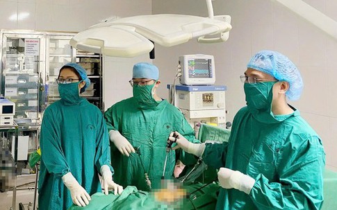 Đau bụng dữ dội, thai phụ nhập viện gấp vì ruột thừa vỡ mủ trong ổ bụng