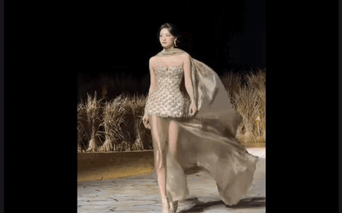 Mê mẩn đôi chân 1m22 của Lương Thùy Linh