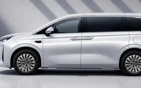 Cạnh tranh Mitsubishi Xpander, MPV 7 chỗ giá 661 triệu đồng siêu dài rộng, trang bị cửa lùa điện, hệ truyền động hybrid, di chuyển lên tới 1.100 km