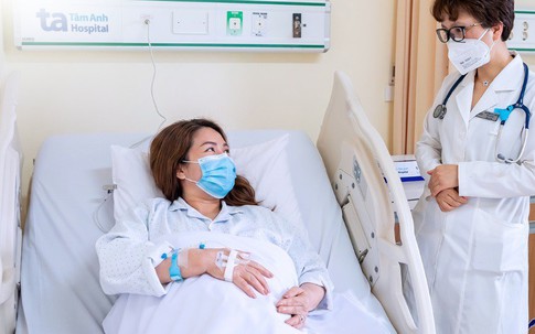Chủ quan với đau ngực cuối thai kỳ, thai phụ bất ngờ phát hiện viêm màng phổi