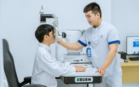 Lác mắt ở trẻ không chỉ ảnh hưởng thị lực: Điều nhiều cha mẹ bỏ qua có thể theo con suốt đời